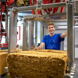Einsatz eines Auszubildenden zur Fachkraft für Lebensmitteltechnik im Produktionsbereich