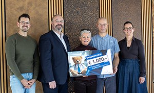 Teilnehmer der Spendenübergabe an Kinderkrebshilfe